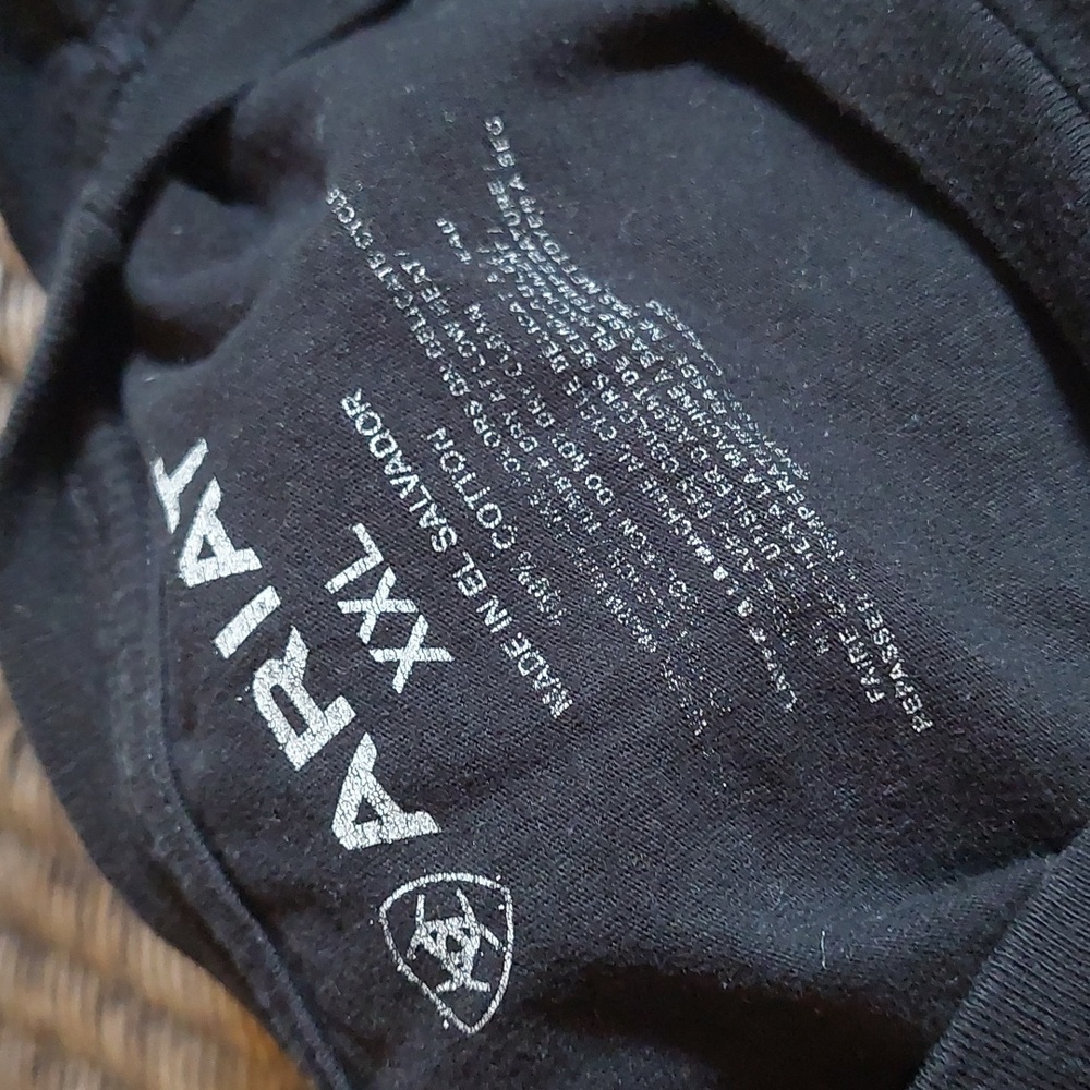 Ariat Logo Long Sleeve Tee - Picture 3 of 9